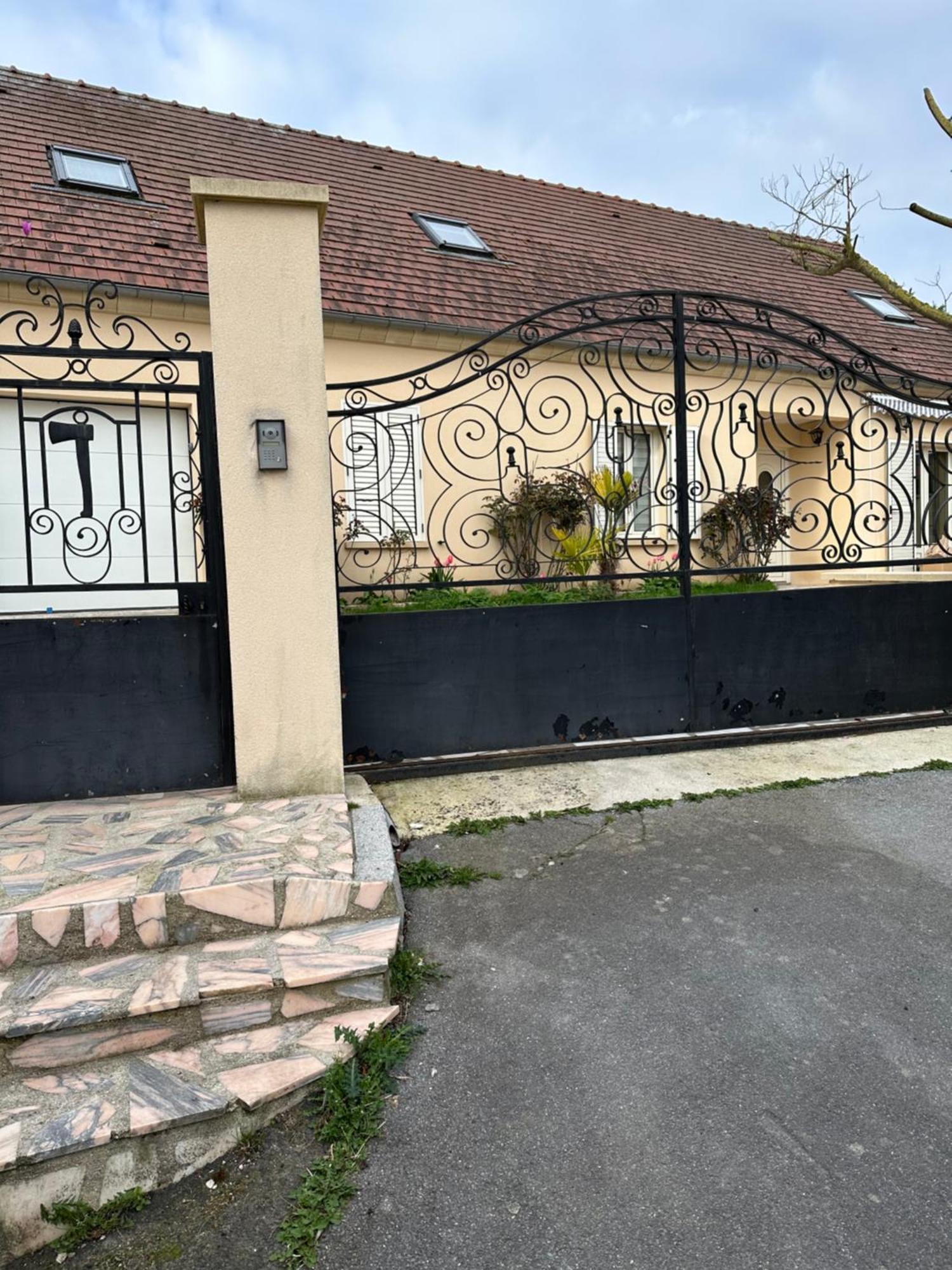 Privatunterkunft Privee A 10min De Roissy Cdg, Au Calme, Parking Gratuit Le Mesnil-Amelot